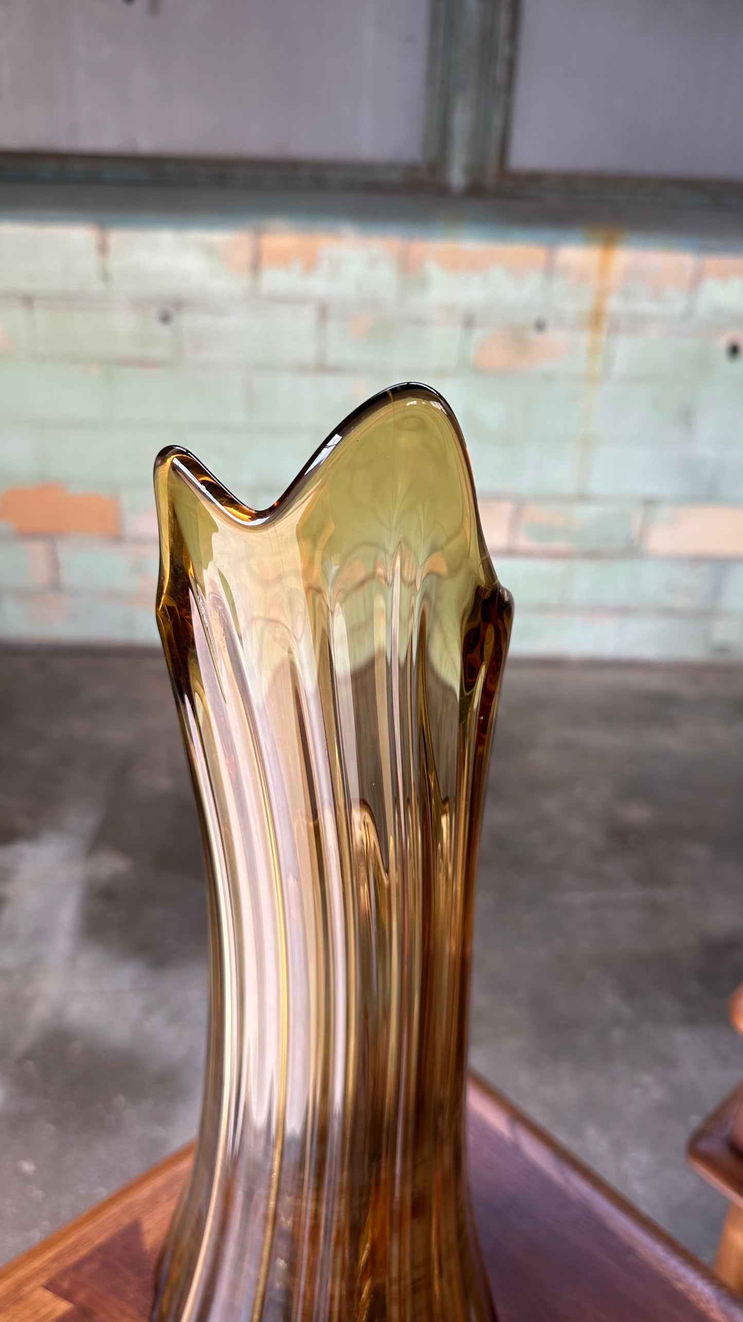 L.E. Smith Ribbed Column Amber Swung Vase