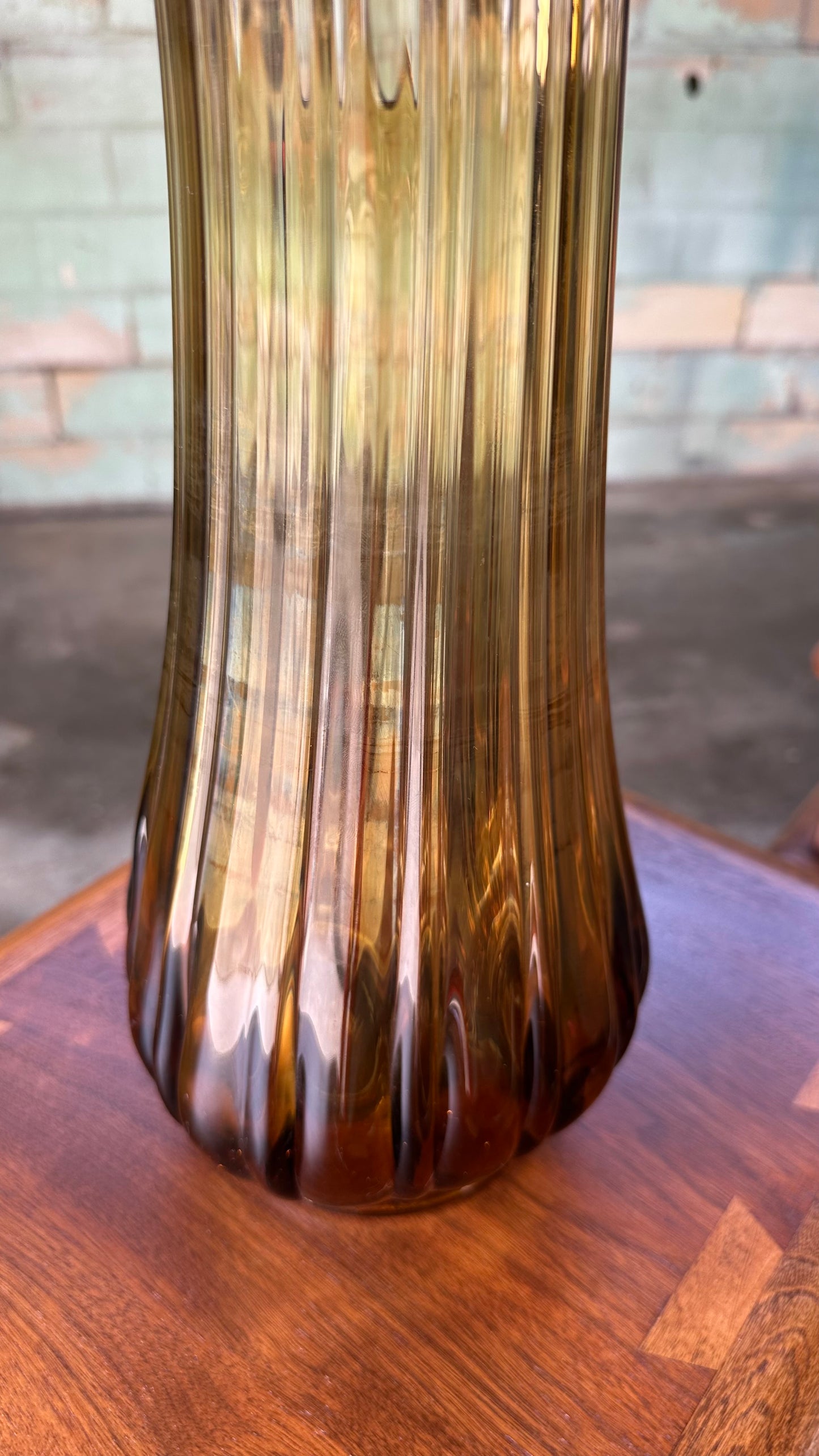 L.E. Smith Ribbed Column Amber Swung Vase