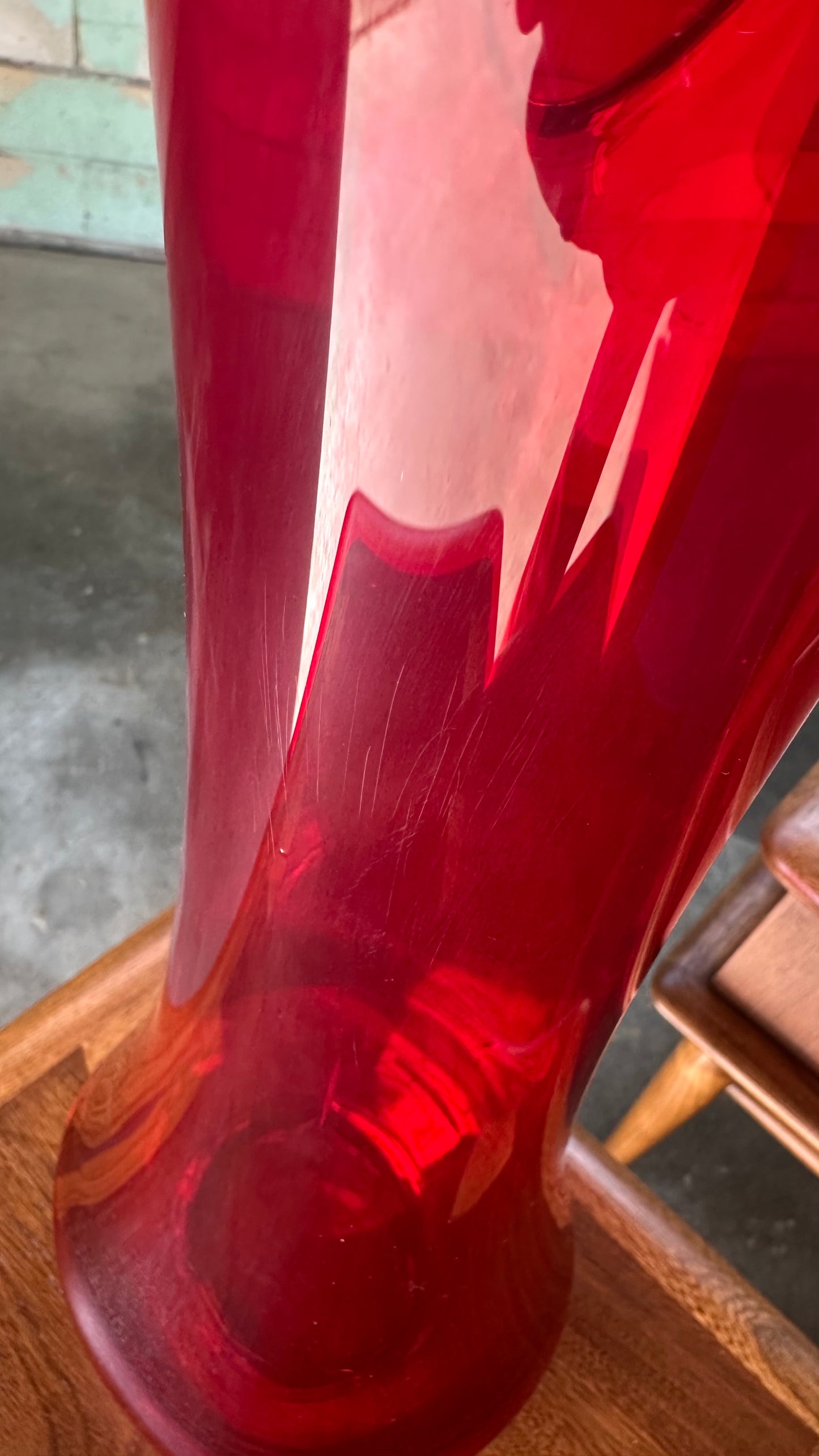 L.E. Smith Amberina Smoothie Swung Vase
