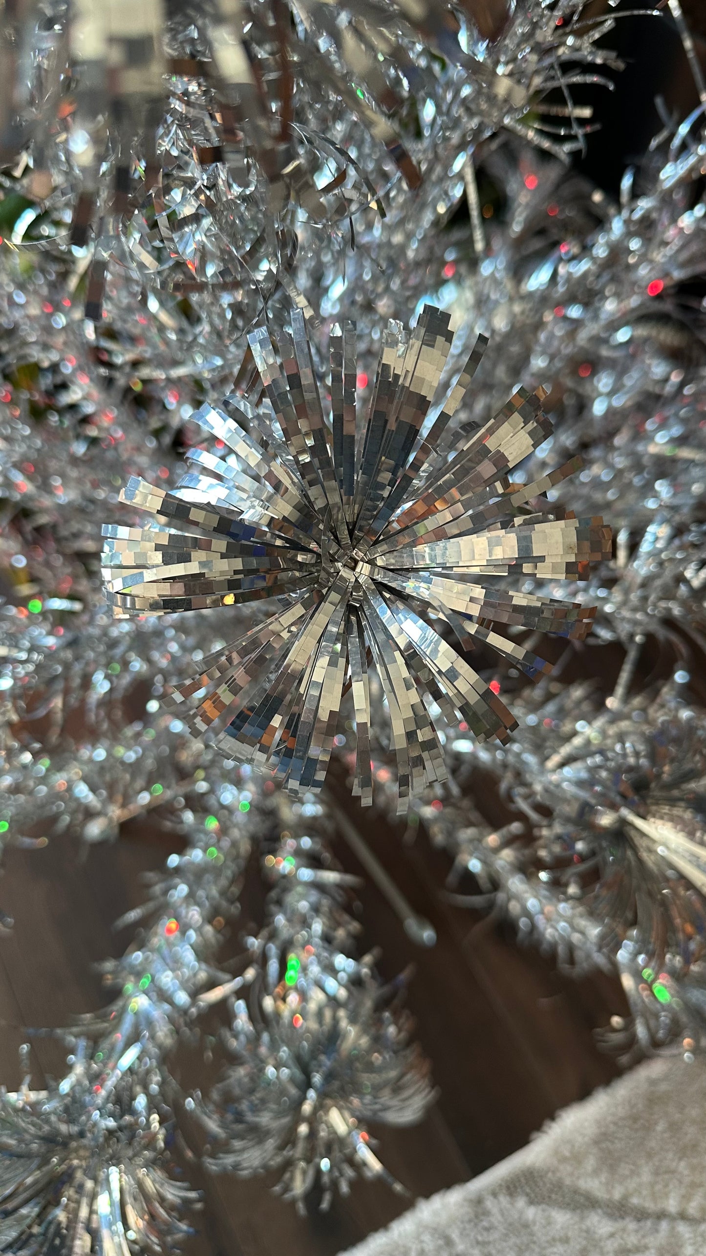 Pom Pom Aluminum Christmas Tree & Color Wheel