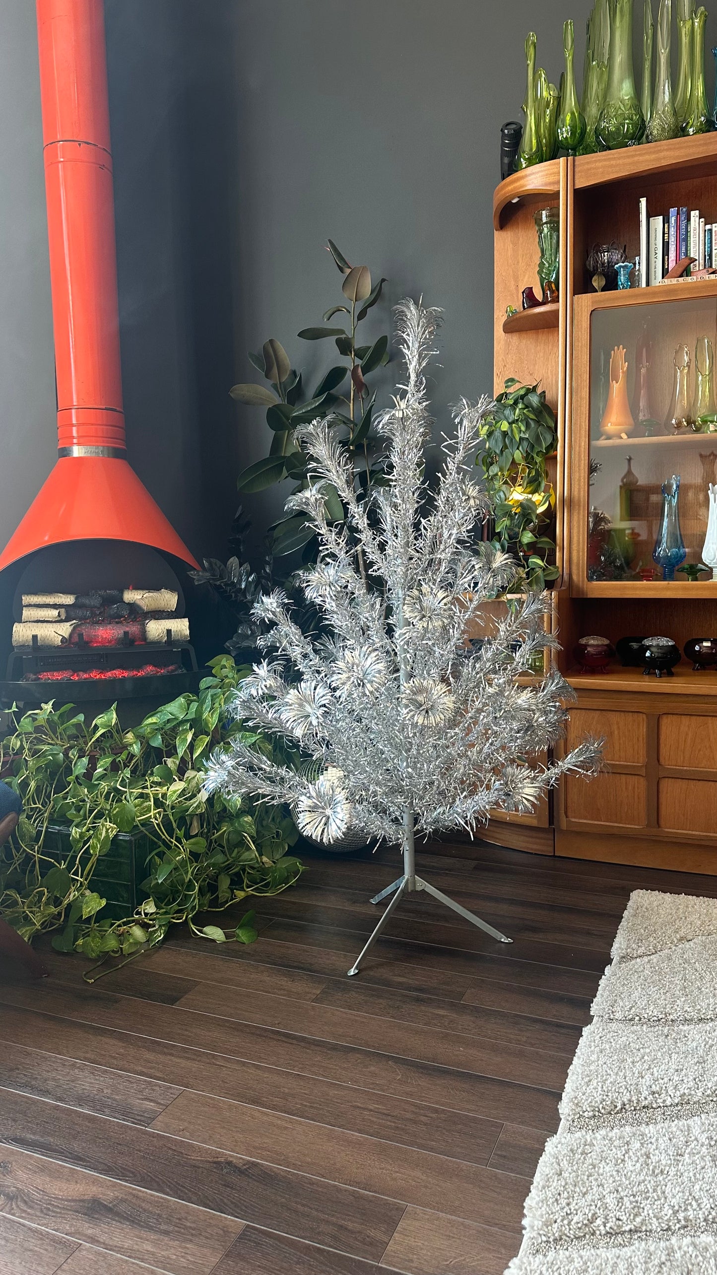 Pom Pom Aluminum Christmas Tree & Color Wheel