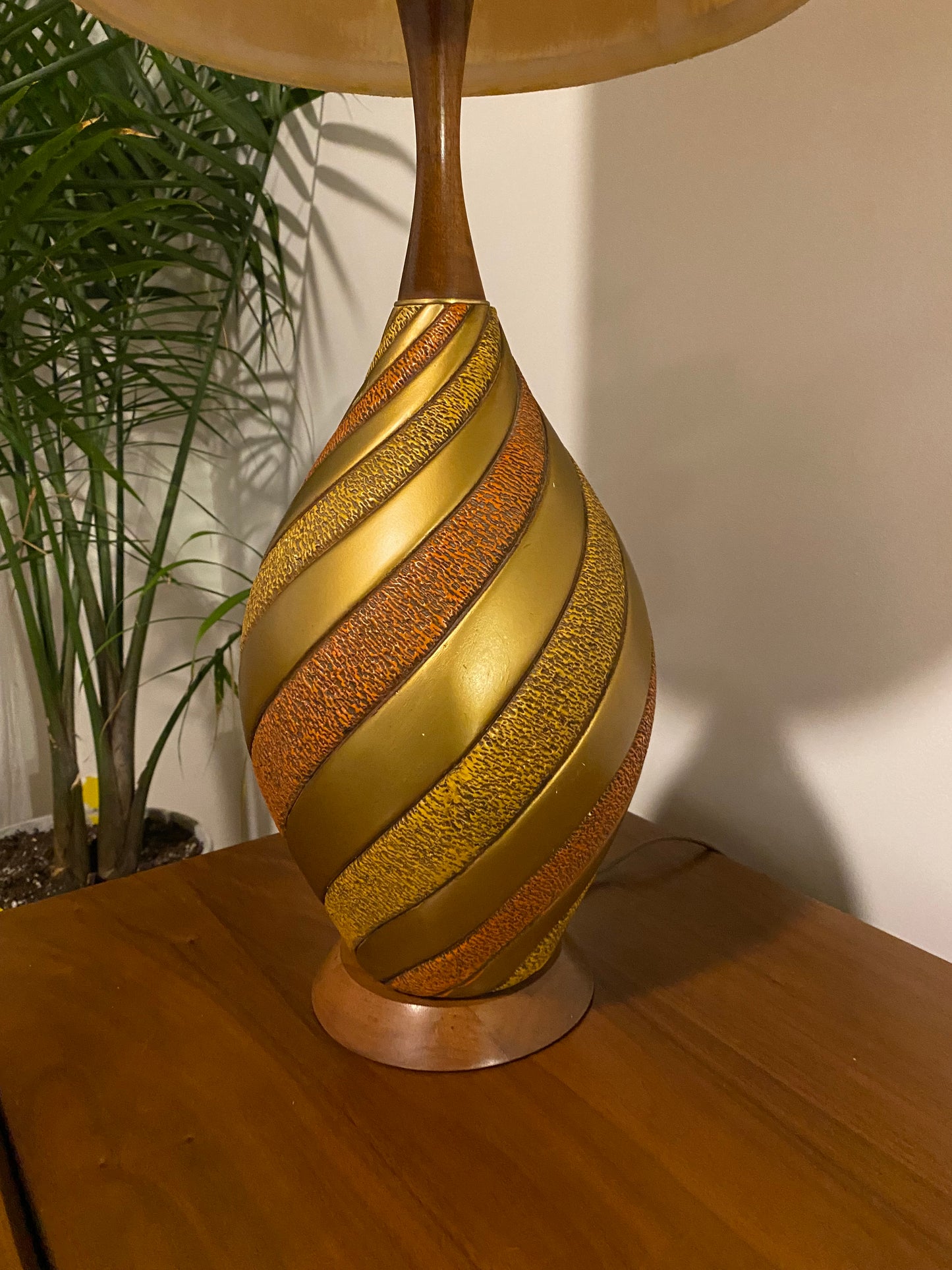 Vintage 1960s Ceramic Swirl Table Lamp
