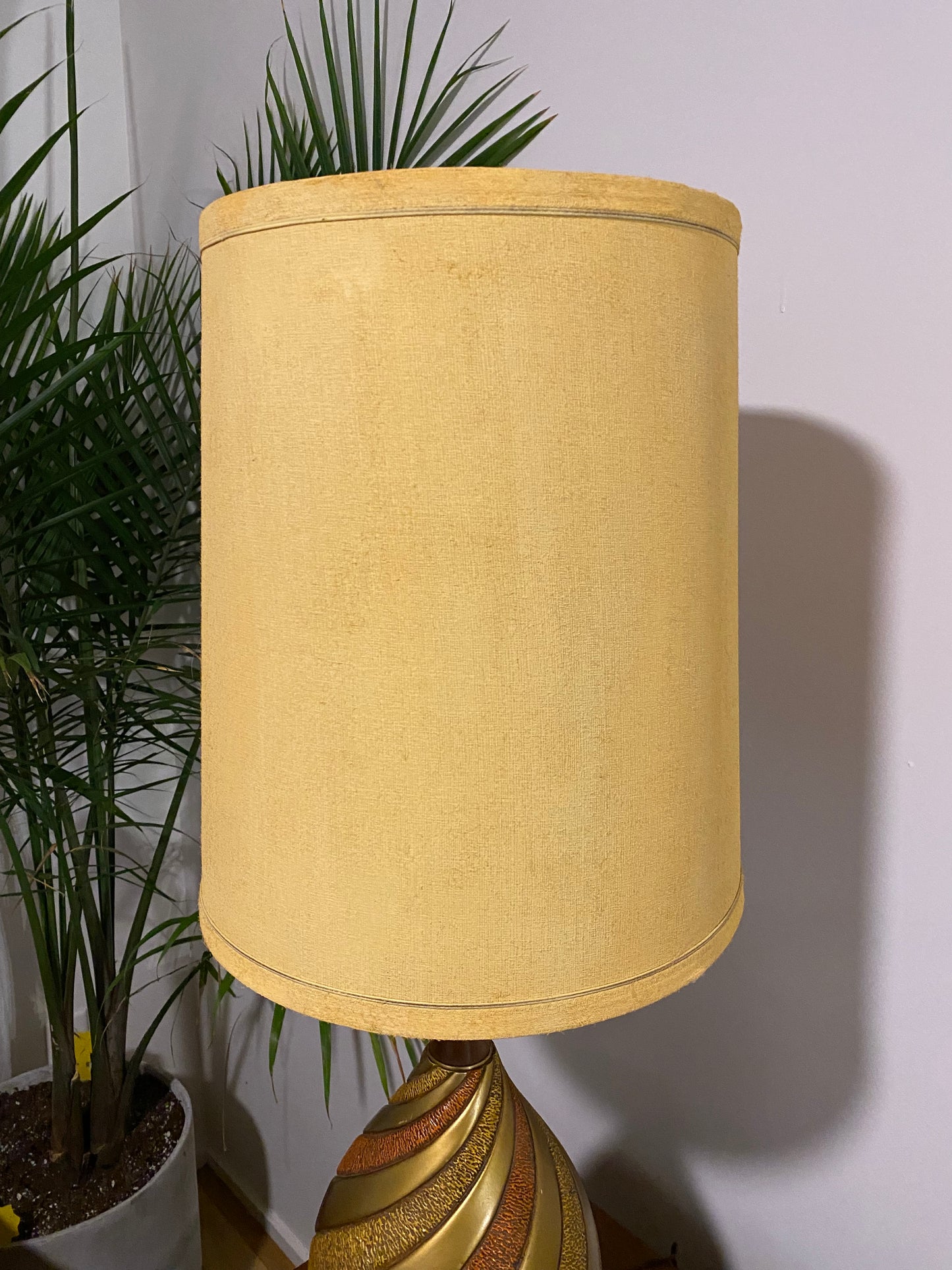 Vintage 1960s Ceramic Swirl Table Lamp