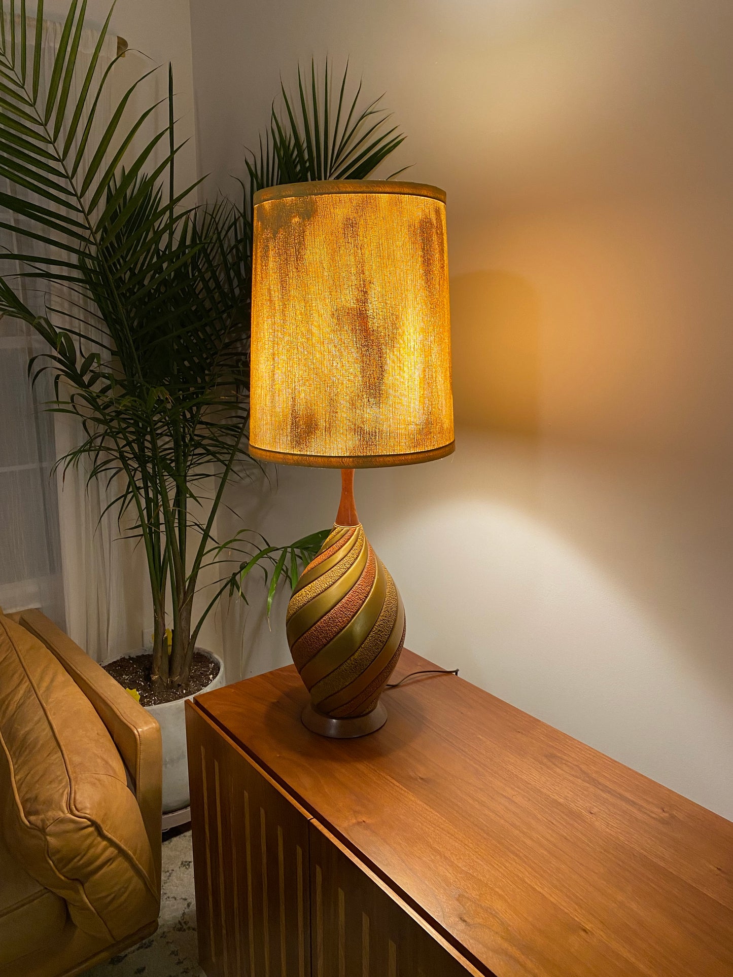 Vintage 1960s Ceramic Swirl Table Lamp