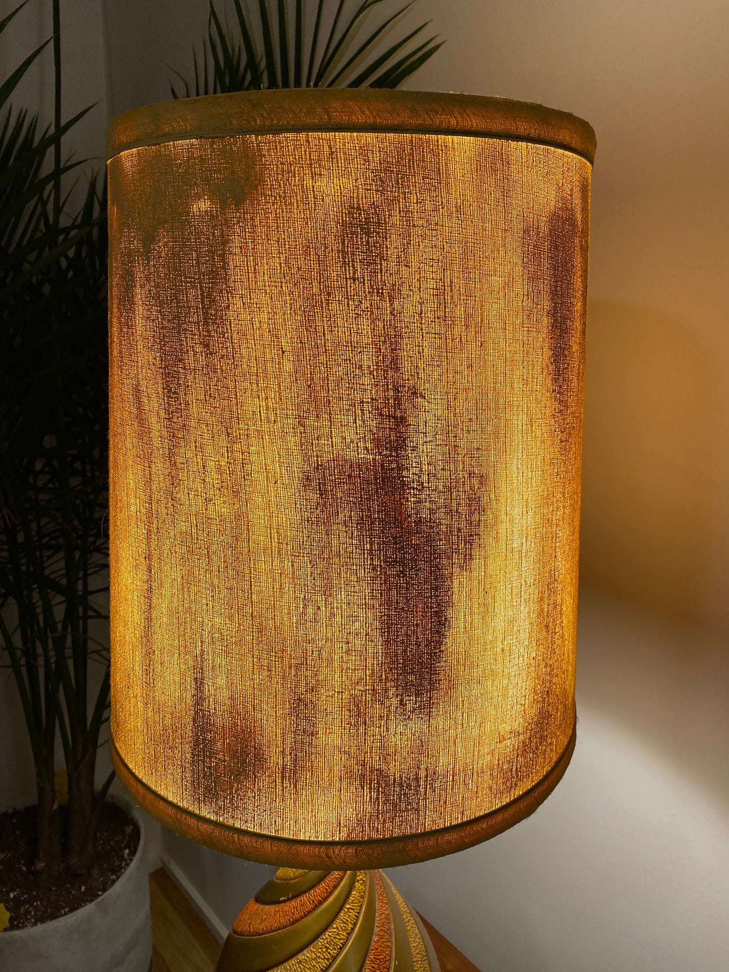 Vintage 1960s Ceramic Swirl Table Lamp