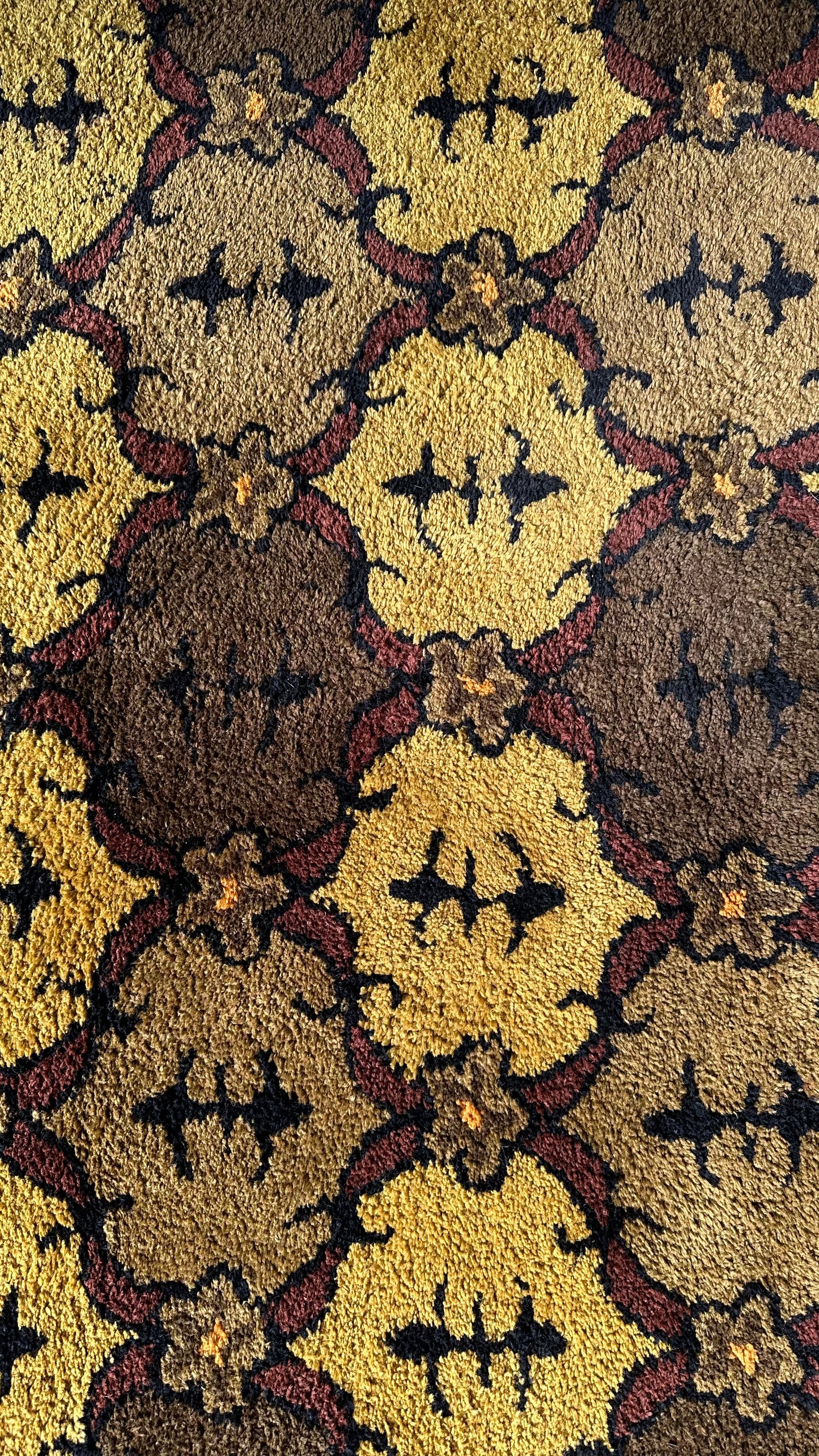 Vintage 1970s Area Rug 66β x 103β